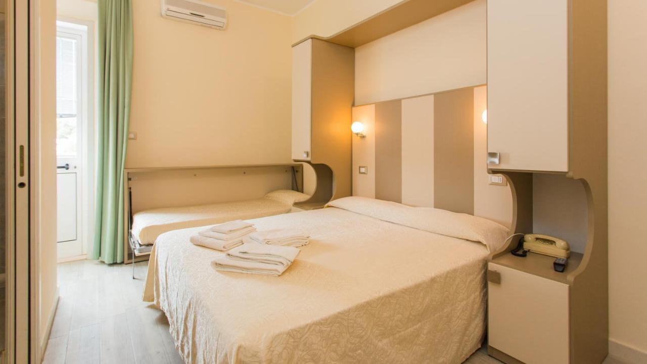 Hotel Trieste Cesenatico Phòng bức ảnh
