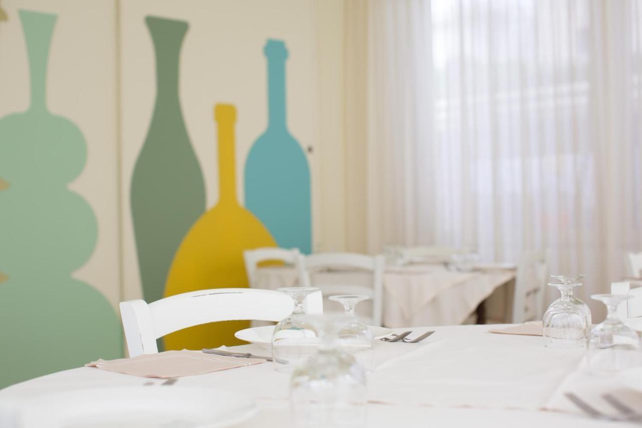 Hotel Trieste Cesenatico Ngoại thất bức ảnh