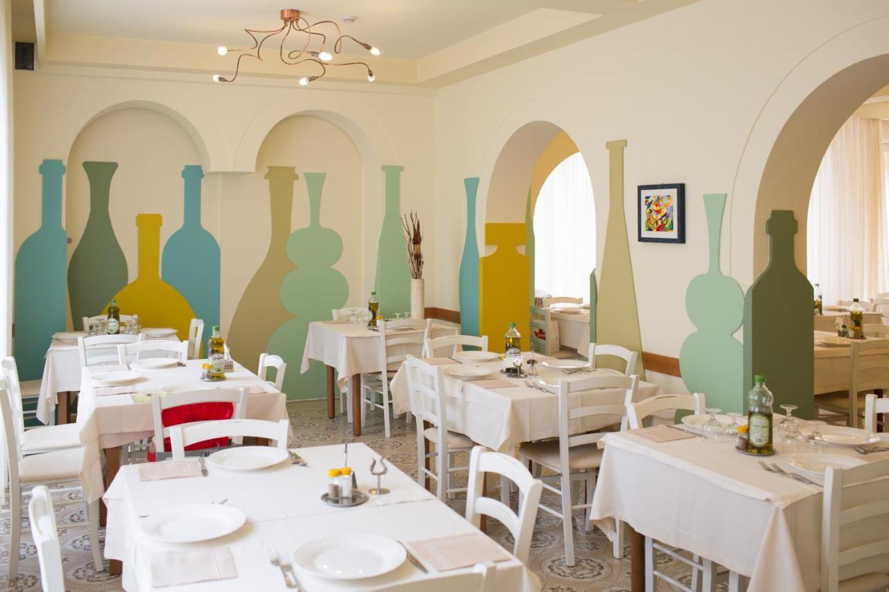 Hotel Trieste Cesenatico Ngoại thất bức ảnh