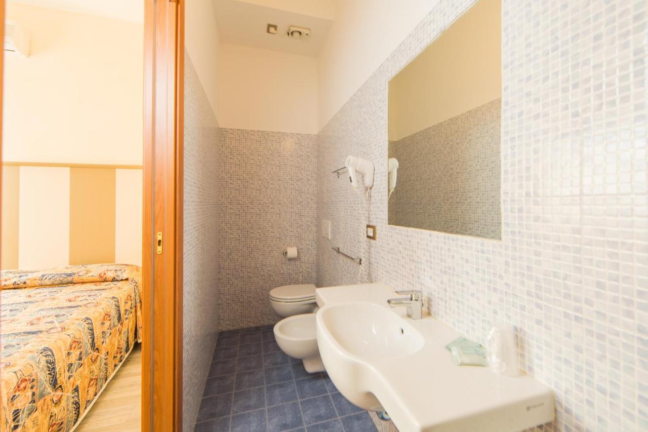 Hotel Trieste Cesenatico Phòng bức ảnh