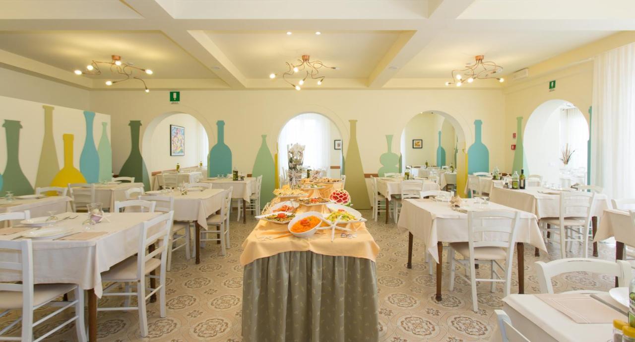 Hotel Trieste Cesenatico Ngoại thất bức ảnh